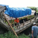 Dinas Bina Marga dan Penataan Ruang Provinsi Sulteng tinjau lokasi pembangunan jembatan yang rusak di Desa Maniala, Kecamatan Tiloan, Buol